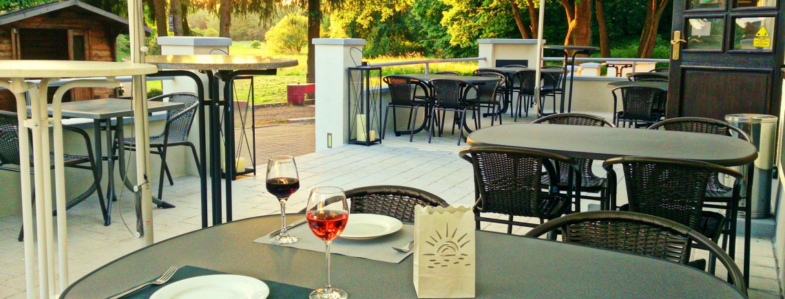Restaurant-Schmuggelbud-Überherrn-Terrasse-Sommer